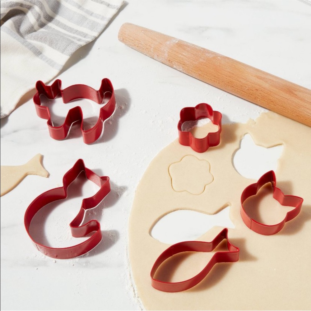 Cat lovers cookie cutters metal 5 piece new